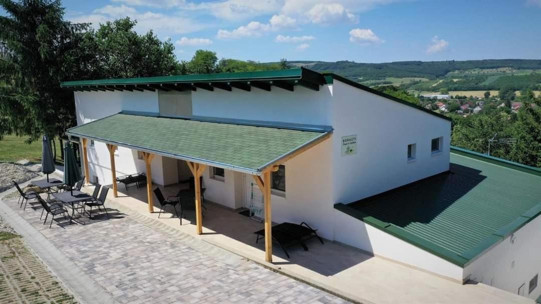 Borkuti Panzio Es Apartman Balatonszemes Exterior photo